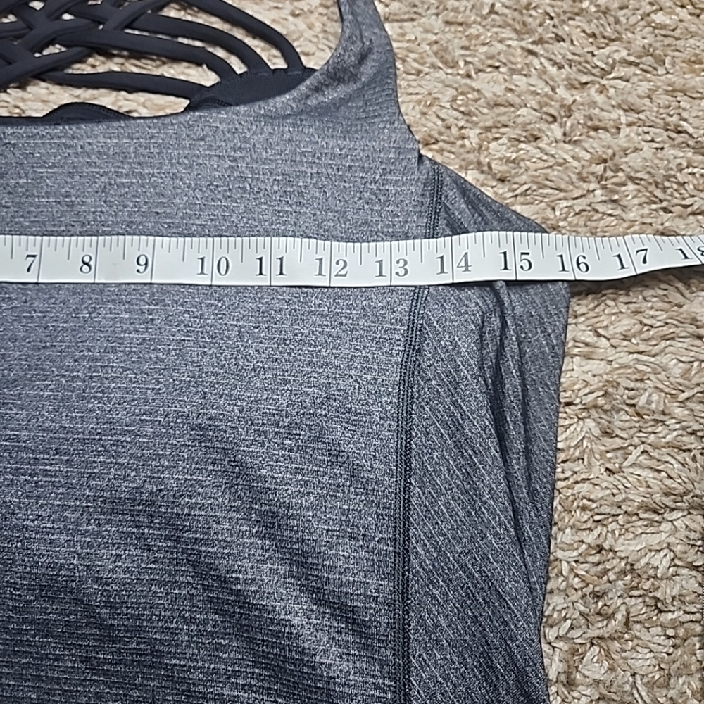 Lululemon Wild Built In Active Bra Tank  Striped Sz 4 Gray & Black - Picture 7 of 7